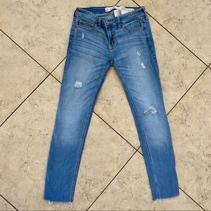 Hollister Ripped Low Rise Supper Skinny W26